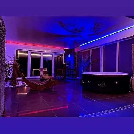 Luxury 15 Pers Natura 2000 Jacuzzi - Wellness Prive - La Louviere