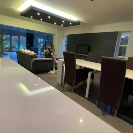 Villa Luxury 15 Pers Natura 2000 Jacuzzi - Wellness Prive - La Louviere